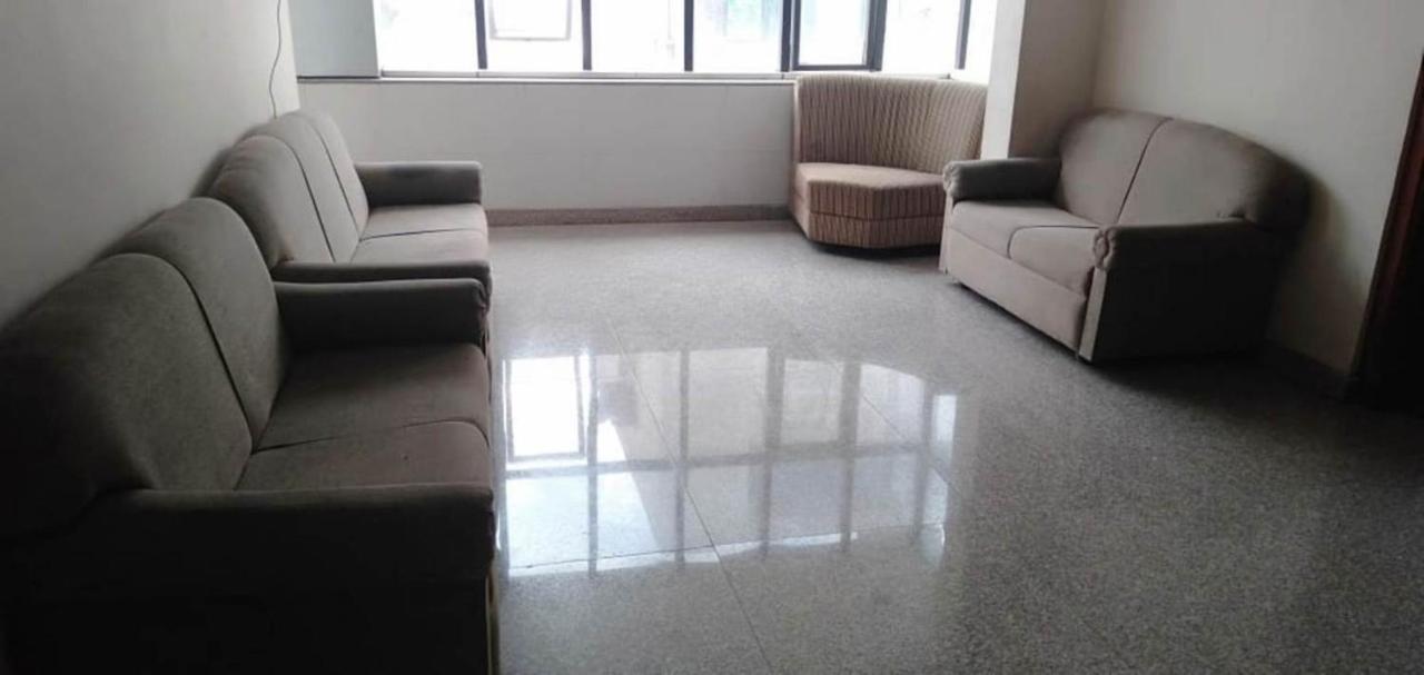 Iroomz Hoysala Residency Белари Екстериор снимка